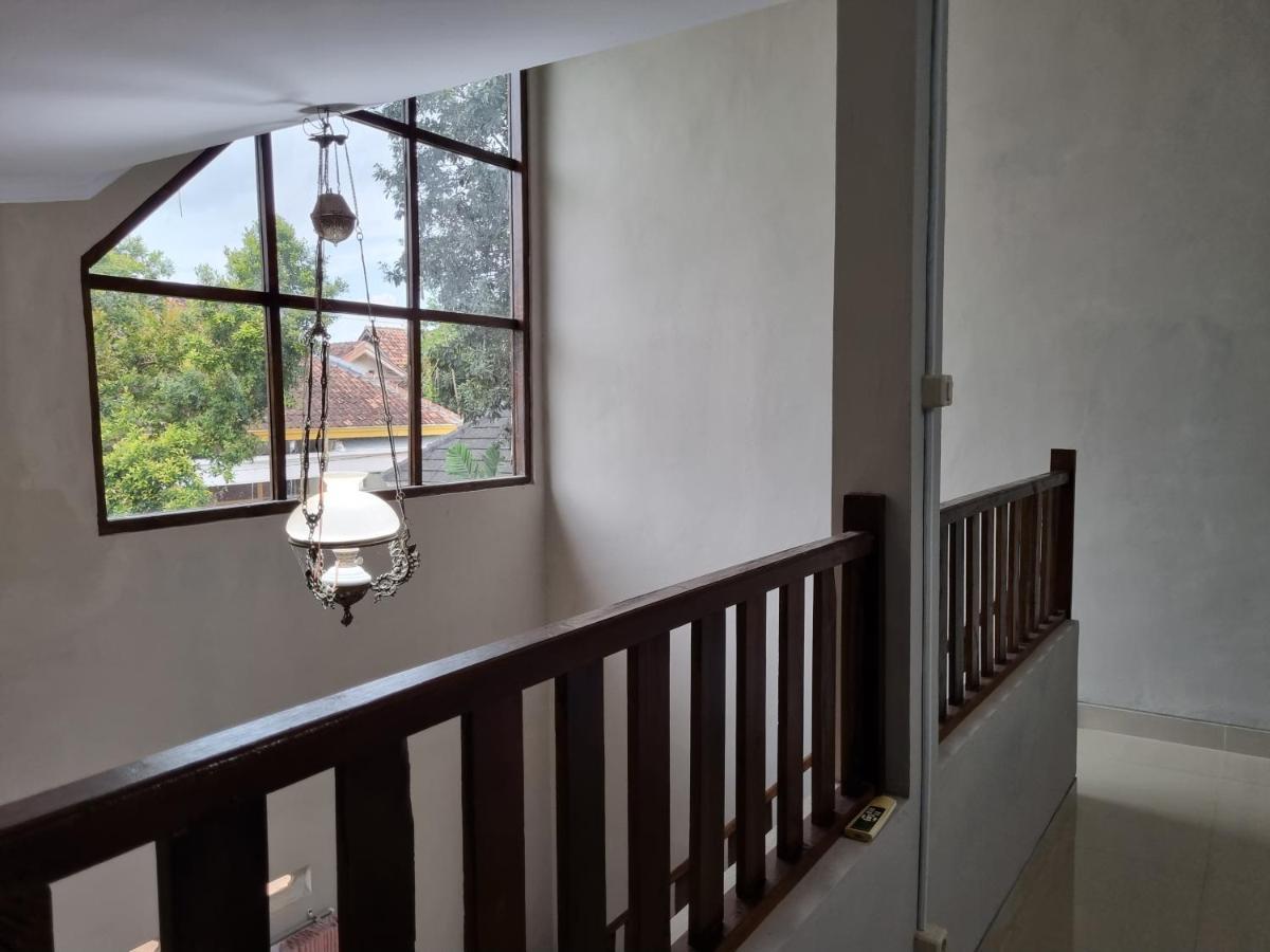 Mutiara Homestay Syariah Yogyakarta Bagian luar foto