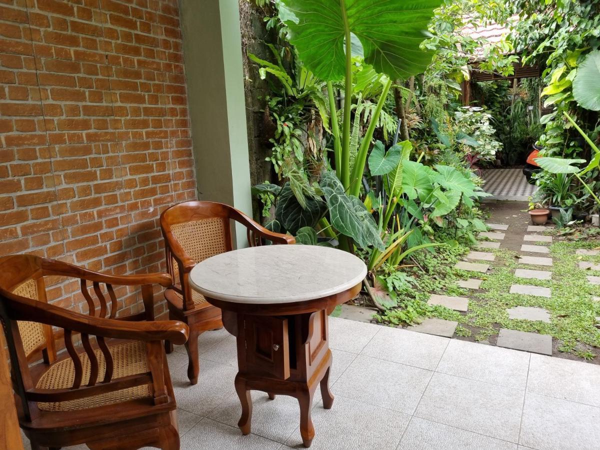 Mutiara Homestay Syariah Yogyakarta Bagian luar foto