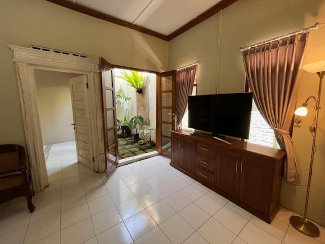 Mutiara Homestay Syariah Yogyakarta Bagian luar foto