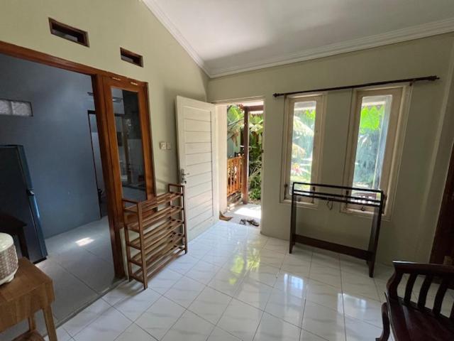 Mutiara Homestay Syariah Yogyakarta Bagian luar foto
